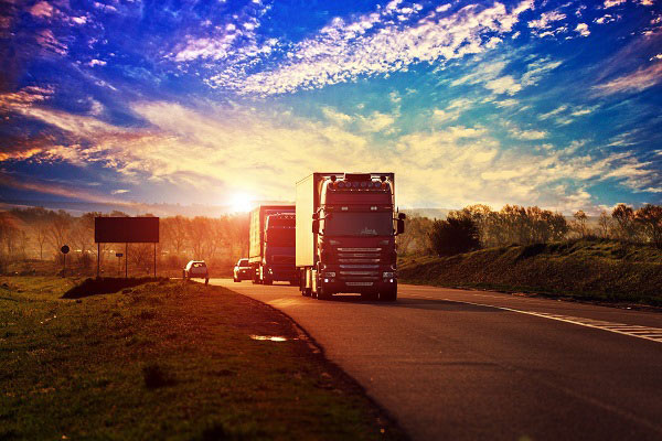 Ways to Avoid Tractor-Trailer Accidents